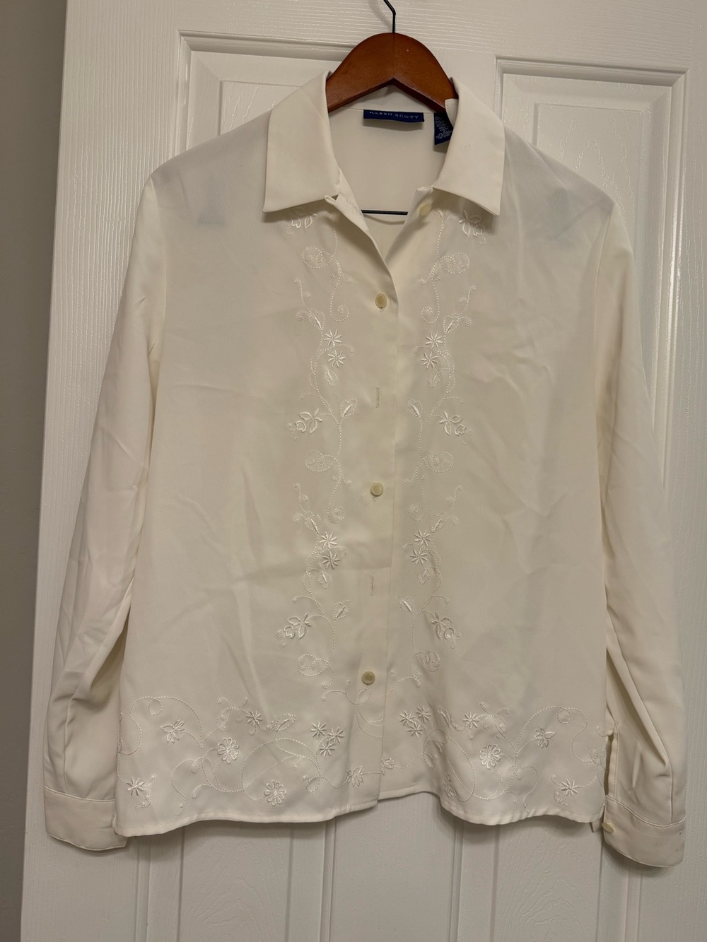 VINTAGE KAREN SCOTT Embroidered Button-Up Blouse – Size Small